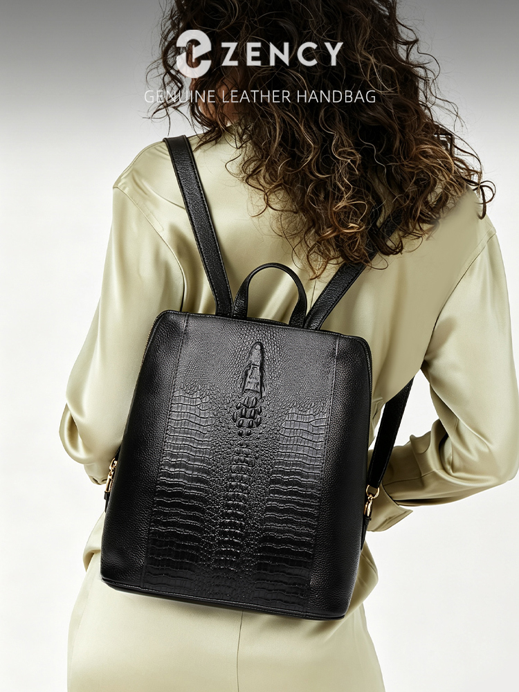 Embroidery On Leather - Mochila Feminina Zency de Couro de
