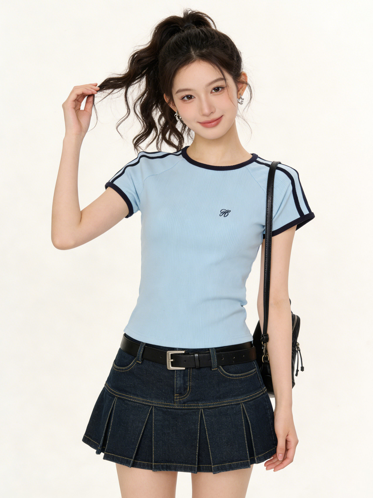 Camiseta Feminina Slim Fit de  - Embroidery Moisturizer avaliação e preço