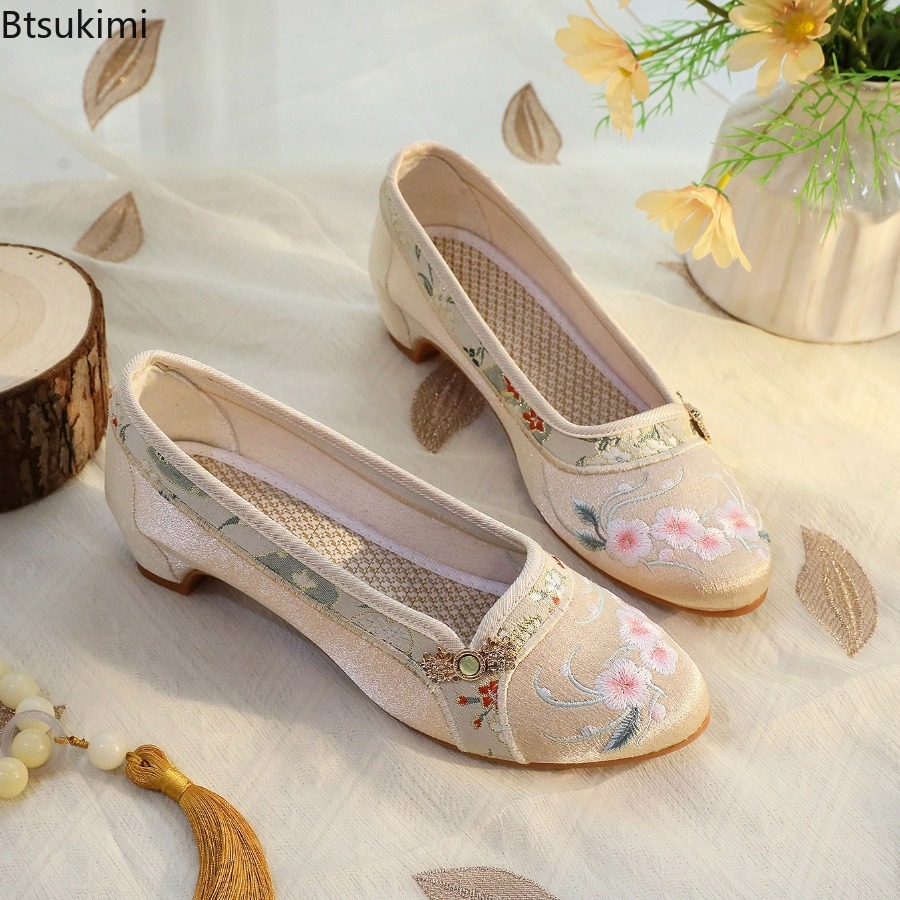 Novos Sapatos Femininos 2026:  - Embroidery Simple avaliação e preço