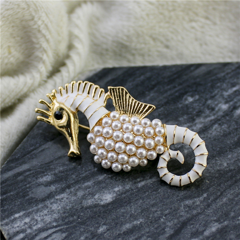 Coleção de Broches Vintage de  - Embroidery Unicorn avaliação e preço