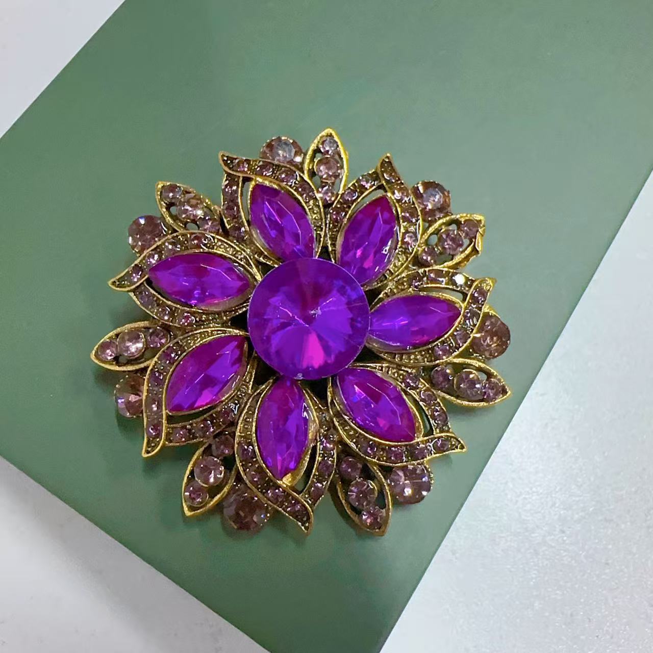 Broche de flor de cristal de v - Embroidery Simple avaliação e preço