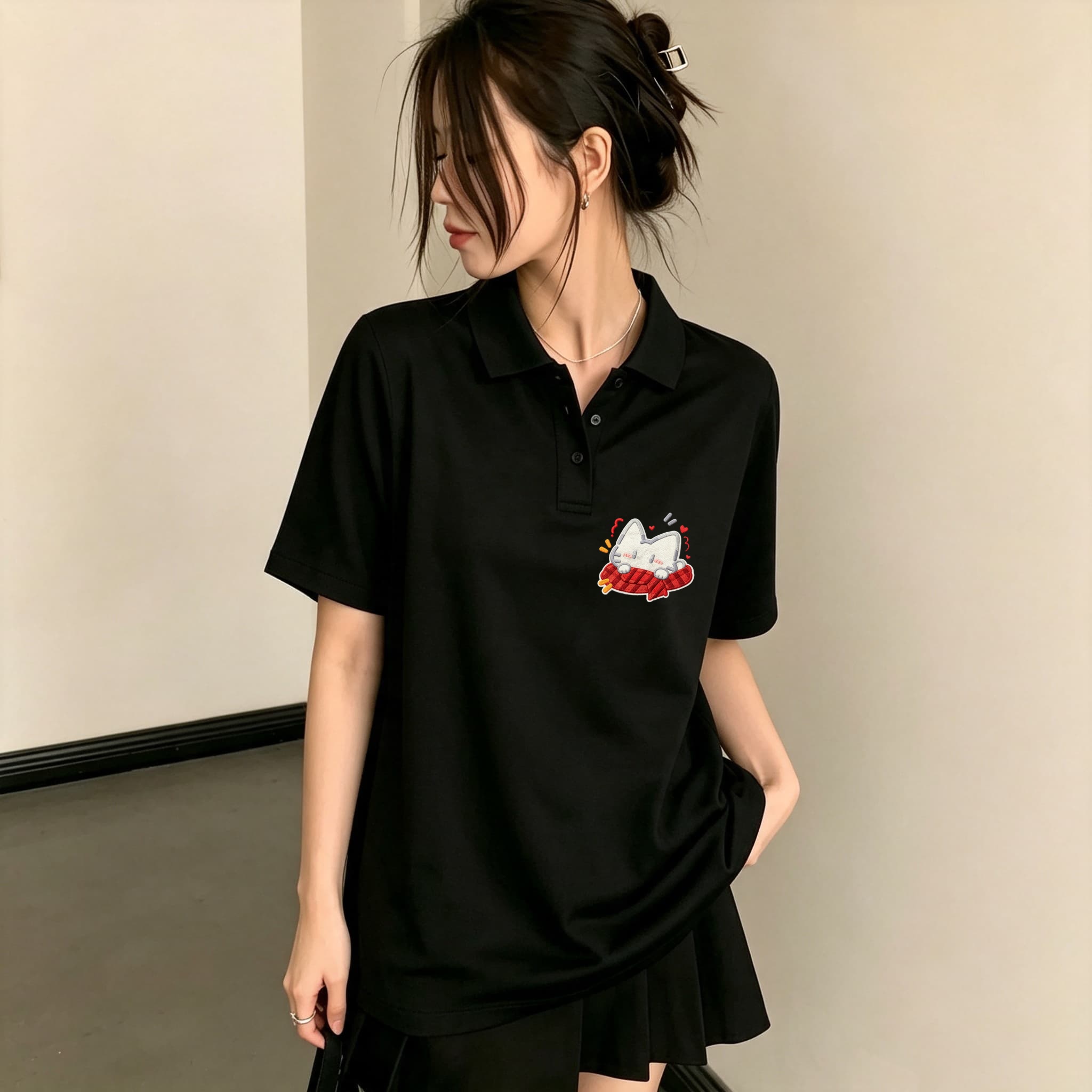 Camisa Polo Feminina Preta com - Embroidery On Black Shirt avaliação e preço